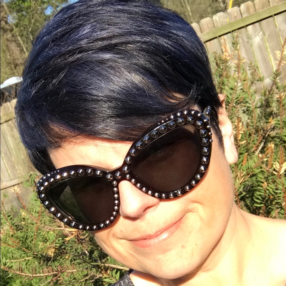 Meet your Posher, Tamaris